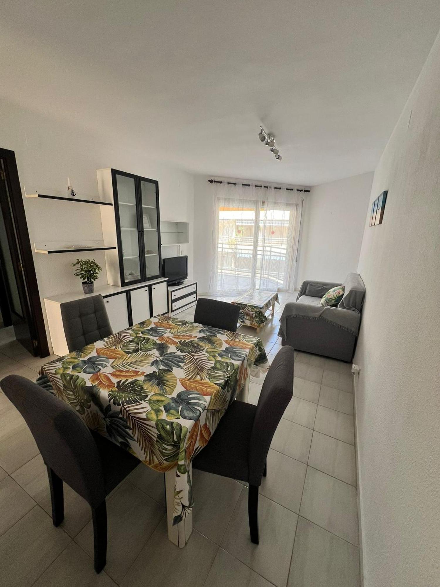 Apartamentos Versailles Villafortuny Buitenkant foto